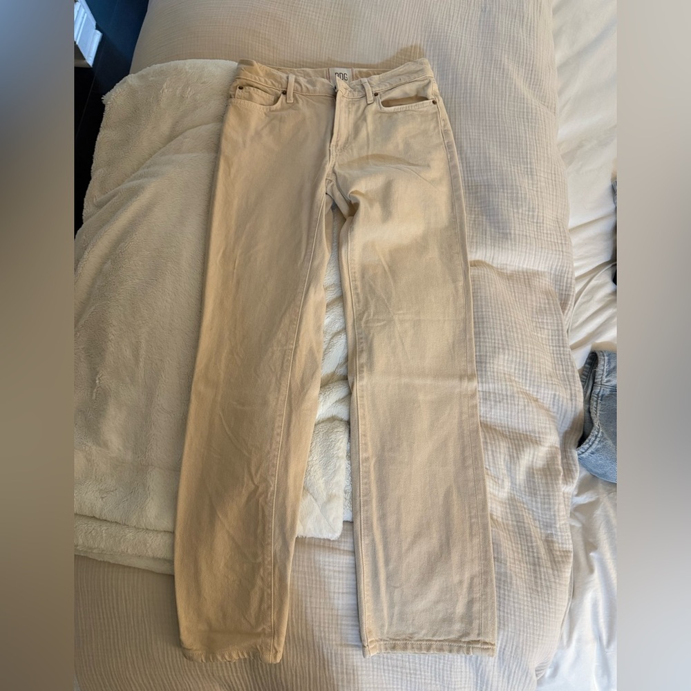 BDG Women’s Beige Straight-Leg Jeans cowgirl style